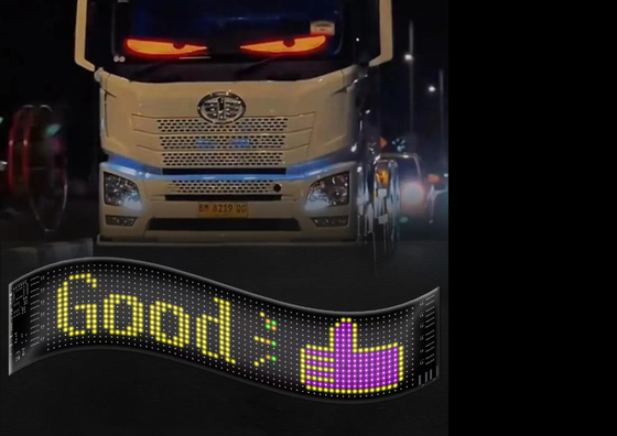 Indicadores de animación LED de modo personalizado para camiones de automóviles 5VDC USB / 2A Texto de desplazamiento pantalla de 120x595mm